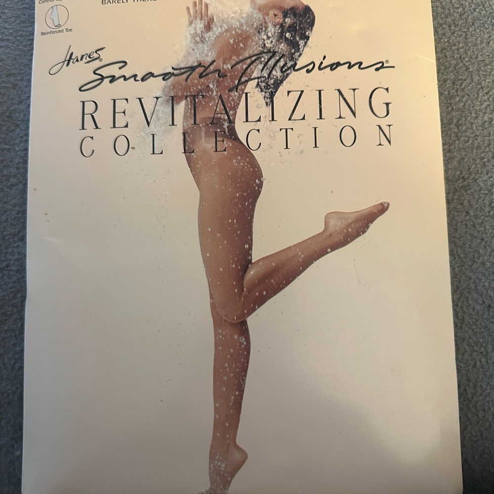 Hanes Revitalizing Collection ALL-OVER SHEER LEG SIZE B PANTYHOSE.